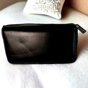 Sleek Black Genuine Leather Accordion Wallet
